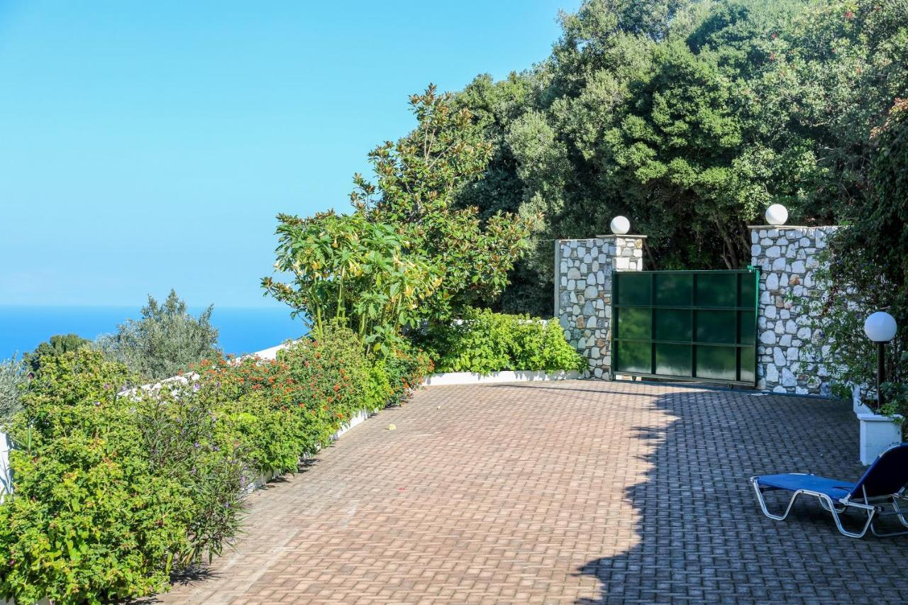 Villa Mitzelos Moni Evaggelistrias Экстерьер фото